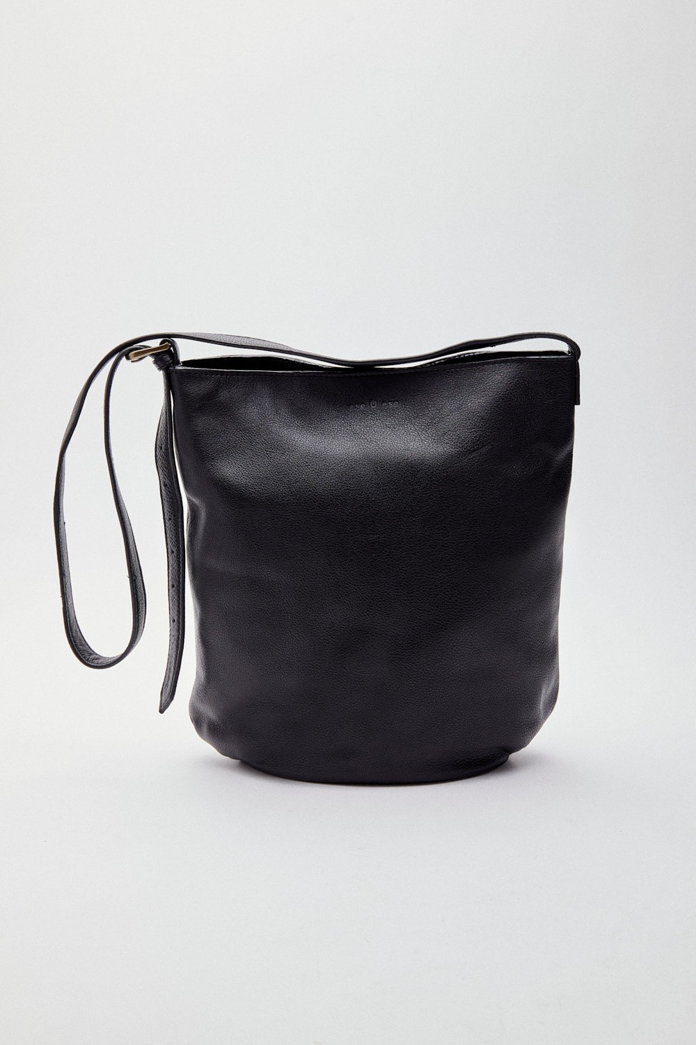 Bolso cubo negro